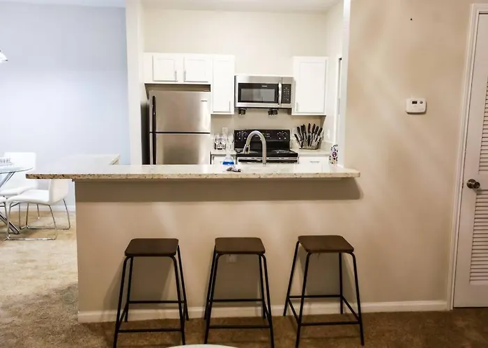 Lux 2bd 2ba Minutes From The Water * Pensacola