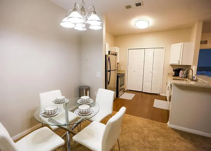 Apartment Lux 2bd 2ba Minutes From The Water *