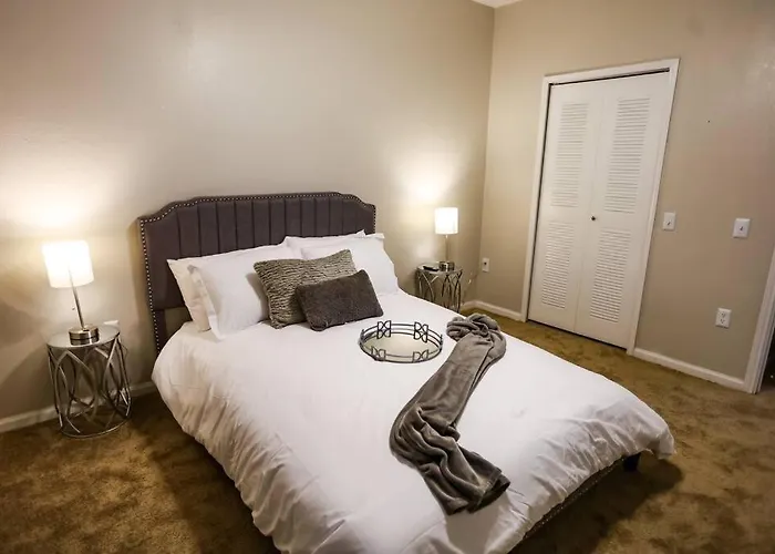 Lux 2bd 2ba Minutes From The Water Apartment *