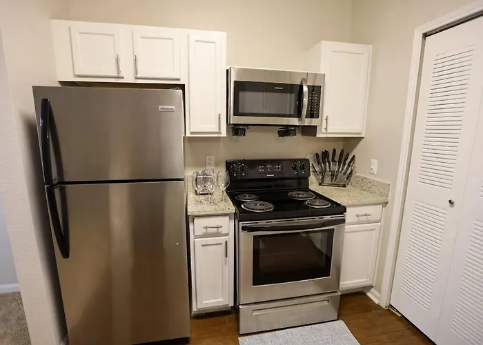 Lux 2bd 2ba Minutes From The Water