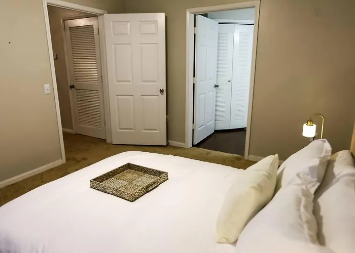 Lux 2bd 2ba Minutes From The Water Pensacola