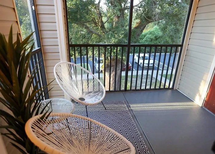 Apartment Lux 2bd 2ba Minutes From The Water *