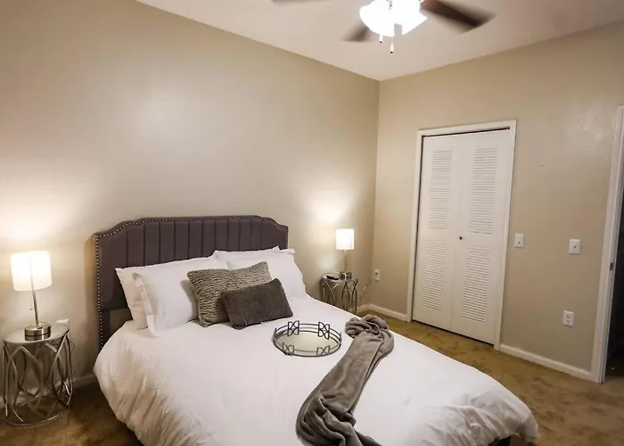 Lux 2bd 2ba Minutes From The Water Apartment