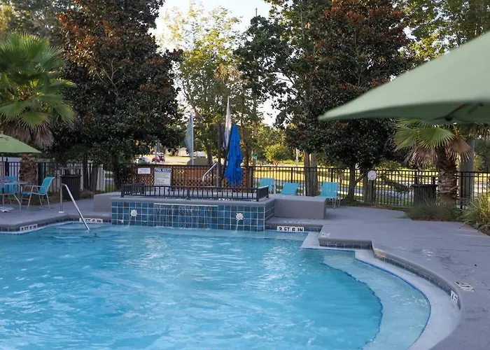 Lux 2bd 2ba Minutes From The Water * Pensacola